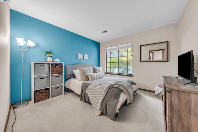 22 Cobblestone Ct, San Ramon CA: https://media.crmls.org/mediaz/6d0456b7-c9e1-4a39-af6b-66869abe1c75.jpg