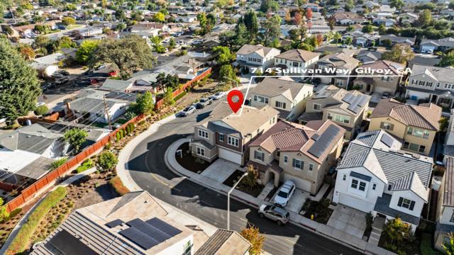 714 Sullivan Way, Gilroy CA: https://media.crmls.org/mediaz/6d0473c9-719e-49ea-a176-e378a9ea6291.jpg