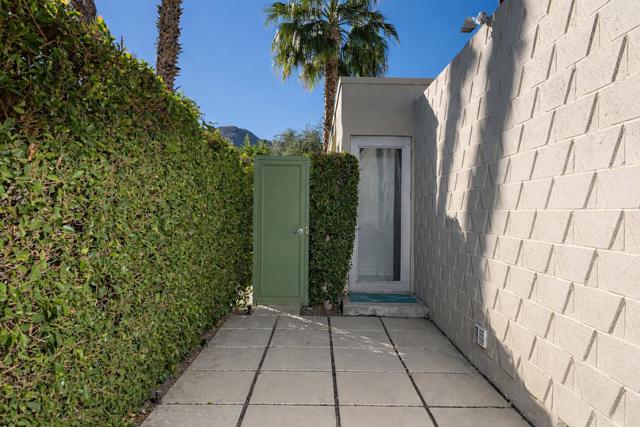 337 Westlake Terrace, Palm Springs CA: https://media.crmls.org/mediaz/6d04d045-21d0-4602-9035-a3bdd0ffb005.jpg