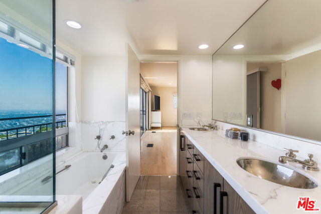 1556 Blue Jay Way, Los Angeles CA: https://media.crmls.org/mediaz/6d04fadf-db7e-49d3-bf9c-a74bbab7a2a2.jpg