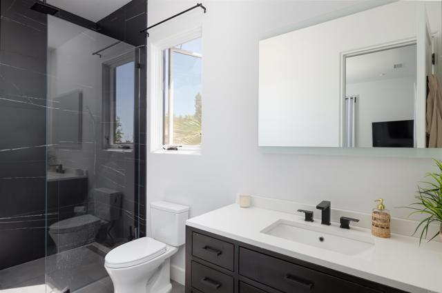 Detail Gallery Image 14 of 38 For 16674 Liberty Ridge, San Diego,  CA 92127 - 5 Beds | 3/2 Baths