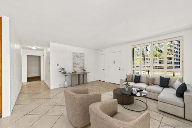 10705 Caminito Bravura, San Diego CA: https://media.crmls.org/mediaz/6d056d5d-edf4-4ad9-a526-8456f97b174c.jpg