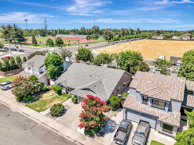 4025 Santa Maria Place, Turlock CA: https://media.crmls.org/mediaz/6d0587eb-0042-4d6f-8db4-a5aa01394d2e.jpg
