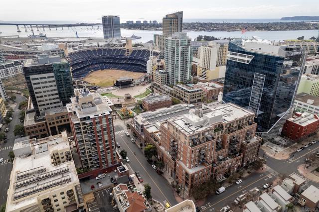 877 Island Ave, San Diego CA: https://media.crmls.org/mediaz/6d05bf31-b0fc-4e7e-aaf2-9fd1dc6f210e.jpg