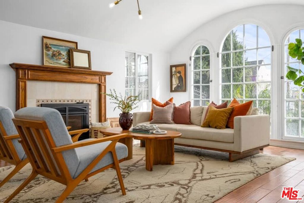 641 N Fuller Avenue, Los Angeles, CA 90036