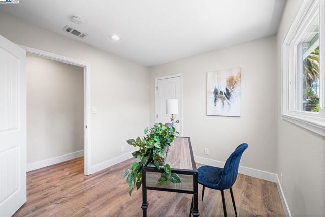 1244 Locust St, Livermore CA: https://media.crmls.org/mediaz/6d066744-6881-40a2-9730-8ec7ff55a324.jpg