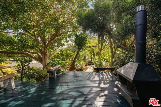3130 Isabel, Los Angeles CA: https://media.crmls.org/mediaz/6d06d534-4385-4d40-97da-19e22a757700.jpg