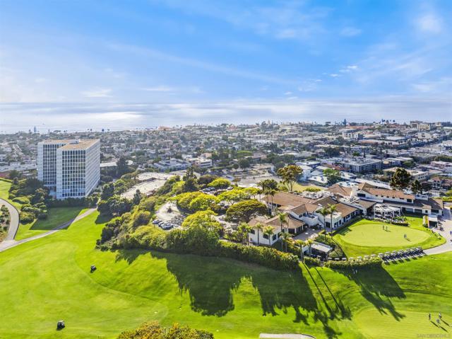 1001 Genter St, La Jolla CA: https://media.crmls.org/mediaz/6d072c53-a0a4-4245-a632-0b7bbec97494.jpg