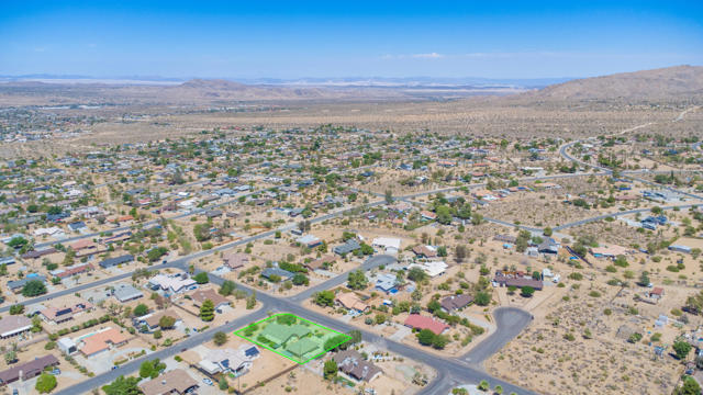 8582 Frontera Avenue, Yucca Valley CA: https://media.crmls.org/mediaz/6d07493a-c468-4334-806f-7ce7633b13f7.jpg