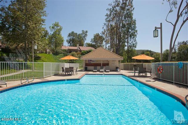 6457 Winona Court, Oak Park CA: https://media.crmls.org/mediaz/6d076504-d6ef-4de4-a61c-2ce0daf7c2e1.jpg