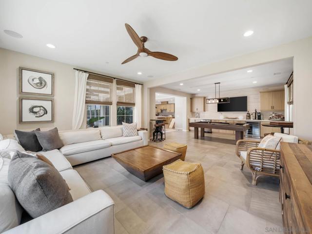 916 Camino Aldea, Chula Vista CA: https://media.crmls.org/mediaz/6d081d8f-4316-46a5-8316-ae7a885826aa.jpg