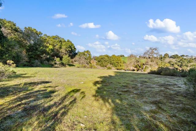 28120 Laura Court, Los Altos Hills CA: https://media.crmls.org/mediaz/6d083d4b-4231-4043-b033-22553f152ee2.jpg