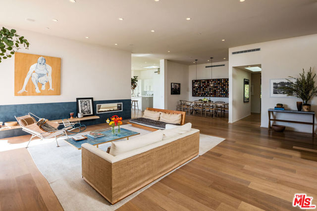 1355 Devlin Drive, Los Angeles CA: https://media.crmls.org/mediaz/6d086c34-97b8-4346-9618-be400909a3bf.jpg