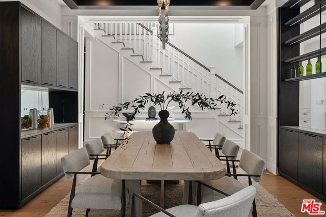 18057 Valley Vista Boulevard, Encino CA: https://media.crmls.org/mediaz/6d08d1f7-06bd-4f34-b11e-76e3cfb12375.jpg