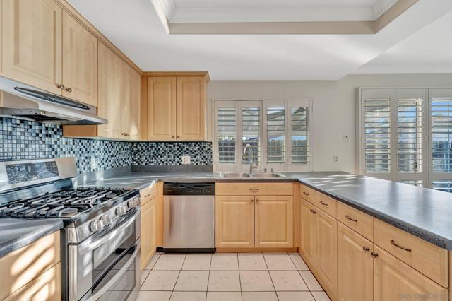 13573 Paseo Del Mar, El Cajon CA: https://media.crmls.org/mediaz/6d08d4f1-b030-4885-8415-0e6e397f9bb5.jpg