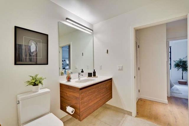 815 Tennessee Street, San Francisco CA: https://media.crmls.org/mediaz/6d0a2aa5-ee5f-4a2d-8841-ace9169b8269.jpg