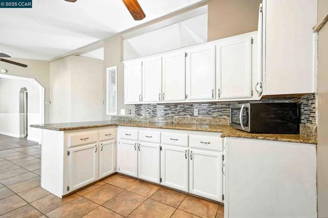 1950 Tule Ln, Knightsen CA: https://media.crmls.org/mediaz/6d0a80d0-a376-4fc9-8c5d-1e38fc747fc6.jpg