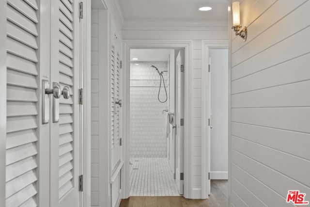 636 12th Street, Manhattan Beach CA: https://media.crmls.org/mediaz/6d0ac412-10cf-4009-b199-23a036e07a68.jpg