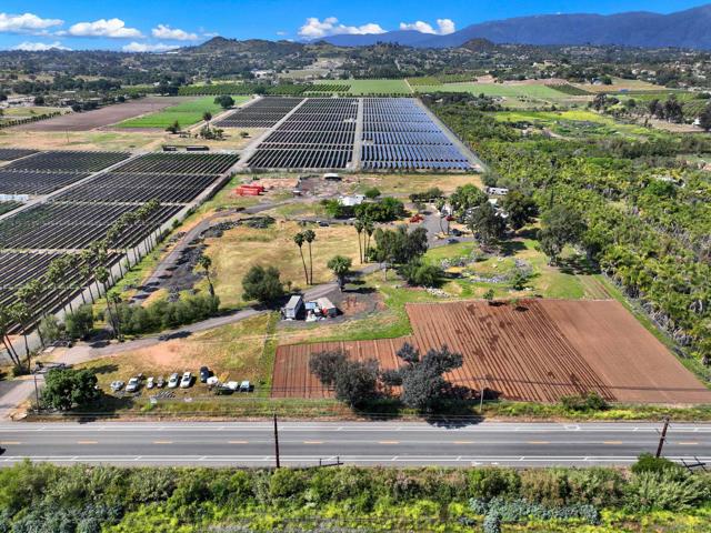 30100 Valley Center Rd., Valley Center CA: https://media.crmls.org/mediaz/6d0b5648-d3da-4938-b372-657f669a89b3.jpg