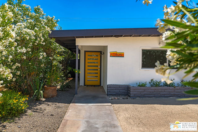 1405 E Tachevah Drive, Palm Springs CA: https://media.crmls.org/mediaz/6d0c9d7a-f224-4f7b-bfb4-830bd884f60f.jpg