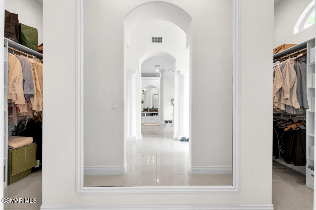 https://media.crmls.org/mediaz/6d0cd04d-5b09-4d4d-afe6-de58487a68d1.jpg?preset=X-Large