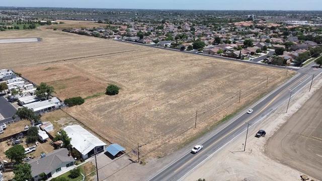 0 W Lacey, Hanford CA: https://media.crmls.org/mediaz/6d0d5071-cc86-41b4-931c-4fc46ea9ef6a.jpg