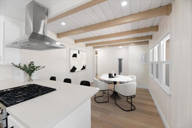 4042 Las Casas Avenue, Claremont CA: https://media.crmls.org/mediaz/6d0d5899-90dc-4829-b231-165728d90e55.jpg