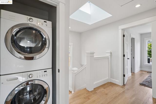 1811 Parker St, Berkeley CA: https://media.crmls.org/mediaz/6d0d758b-2b64-44ba-9bd8-a18587cc07f2.jpg