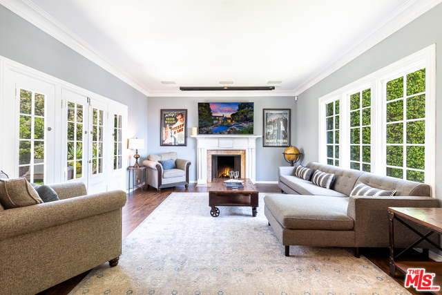 8545 FRANKLIN Avenue, Los Angeles CA: https://media.crmls.org/mediaz/6d0d8d30-39fb-47b3-8908-b57456524fce.jpg