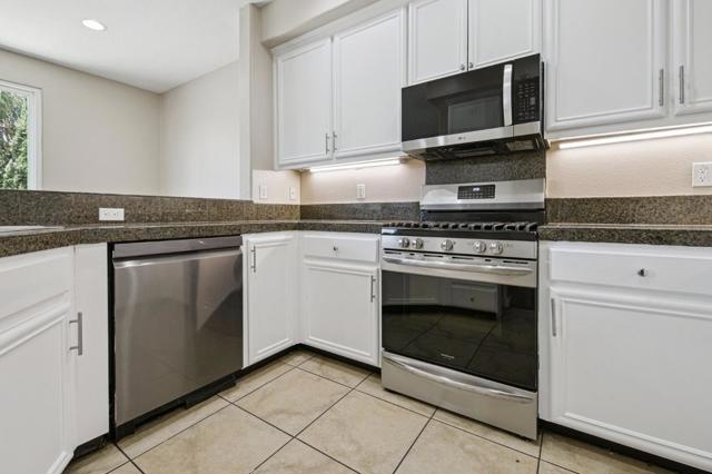 9449 Hendrix Lane, North Hills CA: https://media.crmls.org/mediaz/6d0e613e-b948-420b-ac41-4a2e1b6bc600.jpg