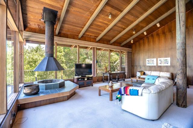 45 Ranch Road, Woodside CA: https://media.crmls.org/mediaz/6d0f1f67-43da-4d97-8e38-22b22d255080.jpg