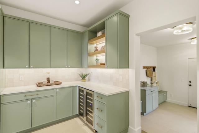 Detail Gallery Image 23 of 72 For 8341 La Jolla Scenic Dr, La Jolla,  CA 92037 - 5 Beds | 5/1 Baths