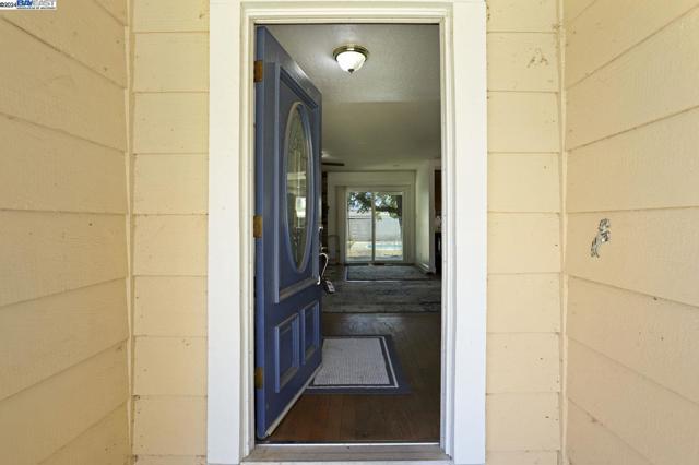 Image 7 of 47 For 16650 Von Sosten Road