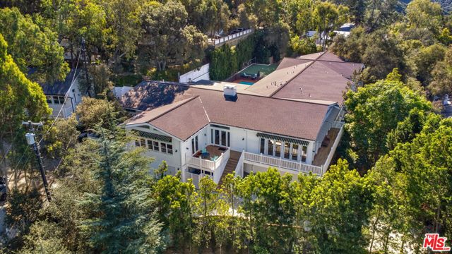 9669 Oak Pass Road, Beverly Hills CA: https://media.crmls.org/mediaz/6d1032d8-8e89-4979-9040-f88cd48f7832.jpg