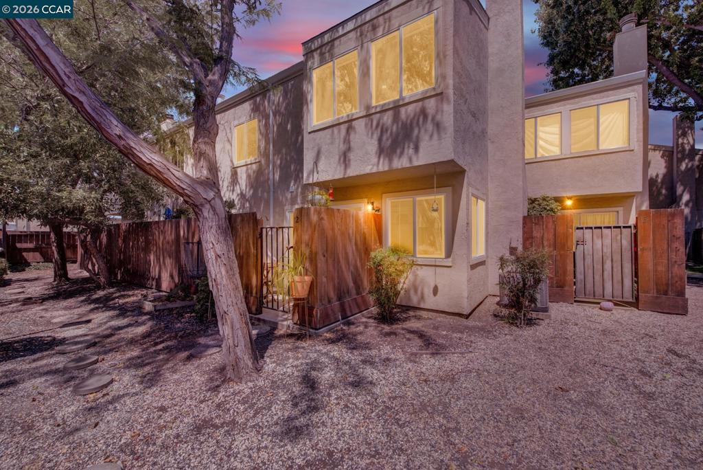 1896 San Vincente Dr #12