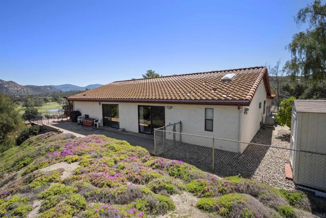 15519 Calistoga Dr., Ramona CA: https://media.crmls.org/mediaz/6d11919b-5932-4de8-9cec-699e6c14df59.jpg