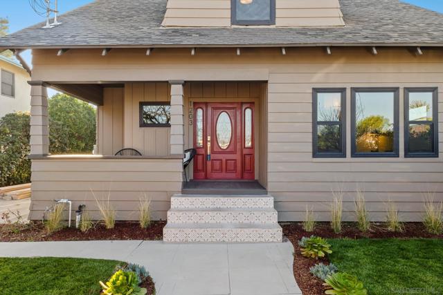 1203 N Normandie Ave, Los Angeles CA: https://media.crmls.org/mediaz/6d11df3f-964f-4918-b92e-024441f467c1.jpg