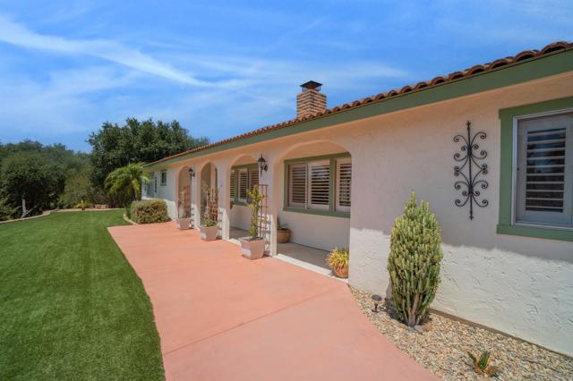 2826 Calle De Malibu, Escondido CA: https://media.crmls.org/mediaz/6d127e75-2ad3-4792-8787-acd846d667e5.jpg