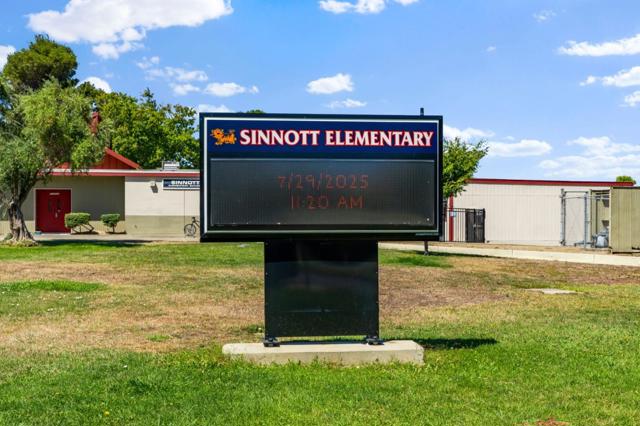 1584 Sonoma Drive, Milpitas CA: https://media.crmls.org/mediaz/6d127ea5-bcf4-4209-aa1f-7eeb650c14a5.jpg