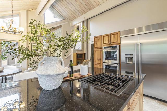 19233 Mountain Way, Los Gatos CA: https://media.crmls.org/mediaz/6d13aed4-a81a-4fac-9583-ffeb8aab708f.jpg