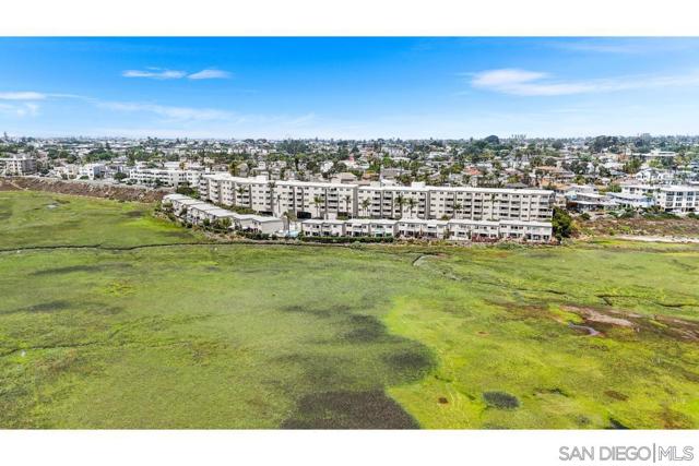 4007 Crown Point Drive, San Diego CA: https://media.crmls.org/mediaz/6d148640-c3bb-4f30-981f-cc571b3cd253.jpg