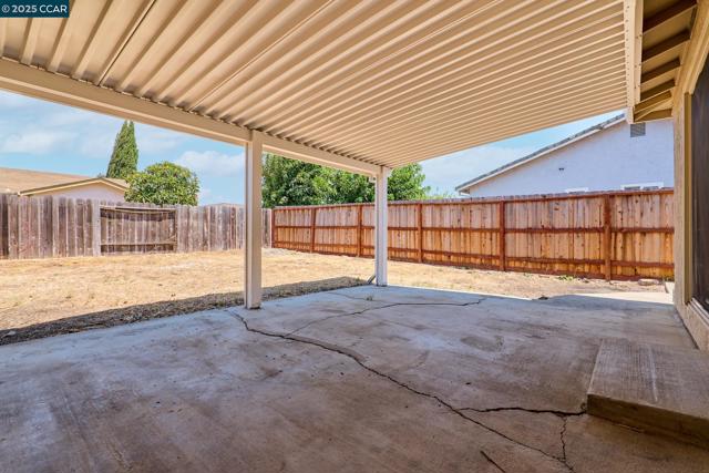 88 Newport Way, Suisun City CA: https://media.crmls.org/mediaz/6d149063-77d5-471d-ad56-ea96eb568251.jpg