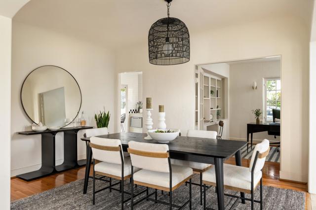 Detail Gallery Image 12 of 47 For 654 Bonair Pl, La Jolla,  CA 92037 - 5 Beds | 4 Baths