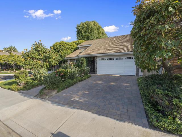 6502 La Paloma St., Carlsbad CA: https://media.crmls.org/mediaz/6d1575ab-9f01-4d0f-b331-61bcc14c0a47.jpg