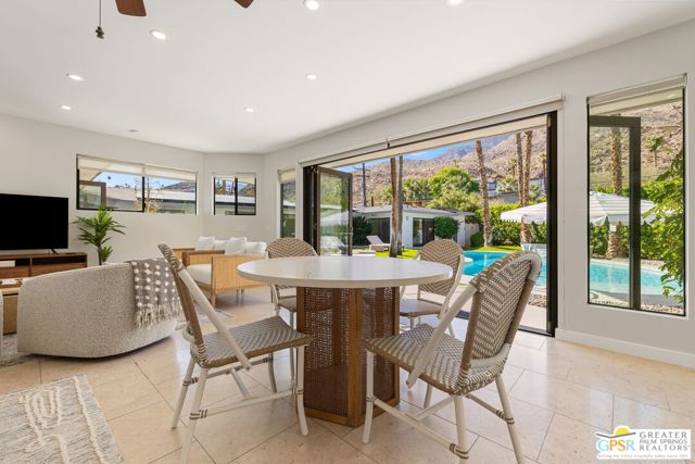 290 W Lilliana Drive, Palm Springs CA: https://media.crmls.org/mediaz/6d15de89-2b1d-46d8-8c39-4e10be9eaf60.jpg