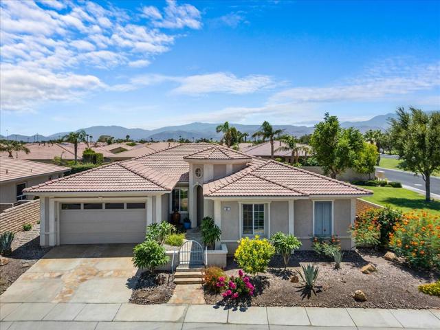 62 Via Del Pienza, Rancho Mirage CA: https://media.crmls.org/mediaz/6d1704fb-abf4-4b4c-8ae0-05308bf26c2b.jpg