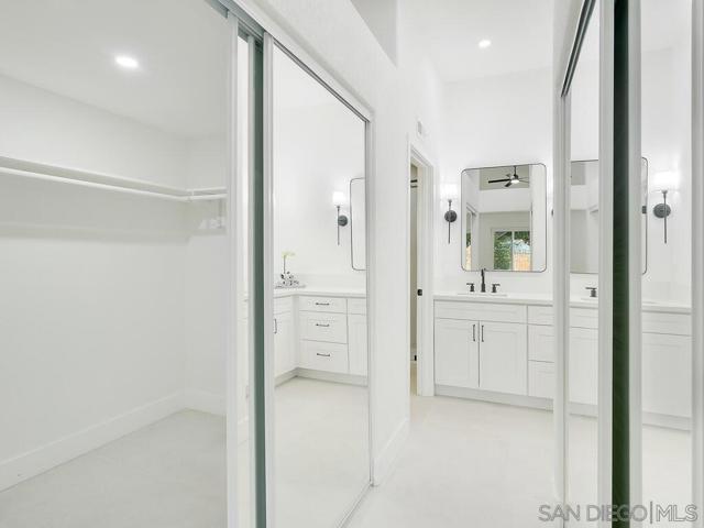4951 DELOS WAY, Oceanside CA: https://media.crmls.org/mediaz/6d177890-9004-49bc-89a8-a13dde0fb51d.jpg