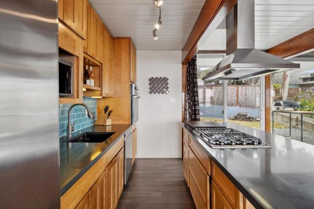 990 Avenue Alhambra, Half Moon Bay CA: https://media.crmls.org/mediaz/6d179196-dda0-46bf-97d0-941fab6121d6.jpg