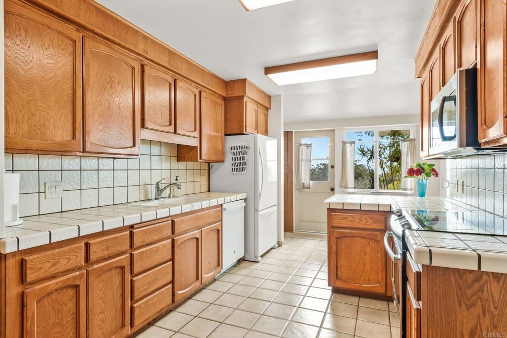 2552 Deerpark Dr - photo 12