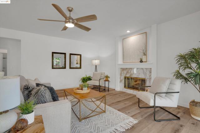 805 Devonshire Loop, Brentwood CA: https://media.crmls.org/mediaz/6d17d5b4-a3d3-4678-8cb1-d7d08313bdde.jpg